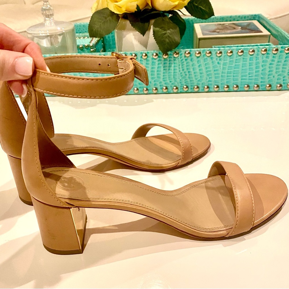 Tory Burch Cecile 55mm Tan
Leather Block Heel Sandals w/Ankle
Strap Size 10.5M